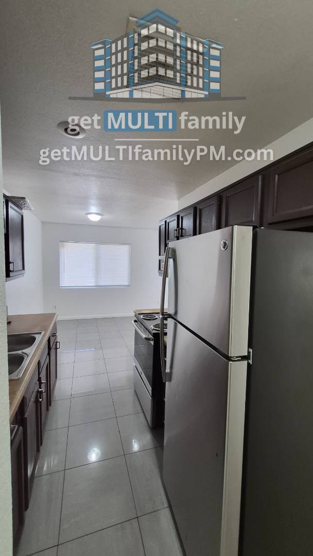 Building Photo - 3006 E Granada Rd