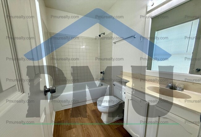 Building Photo - AVAILABLE NOW!!!  3-bedroom 2 bath half du...