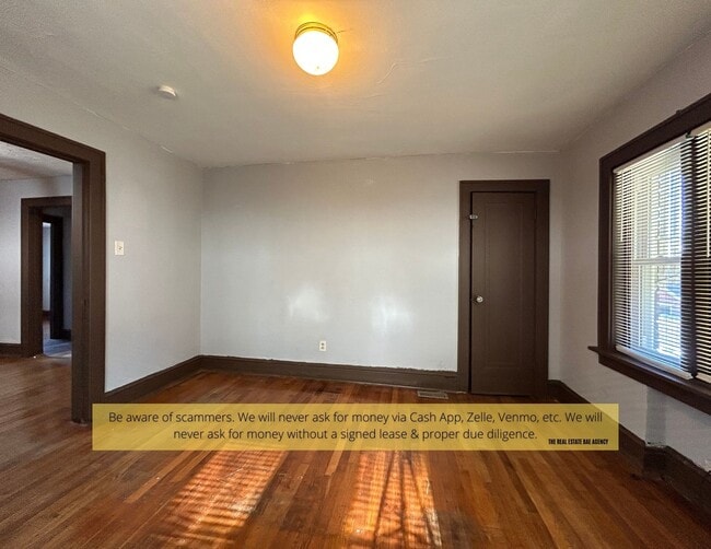 Building Photo - 8677 Oriole Ave