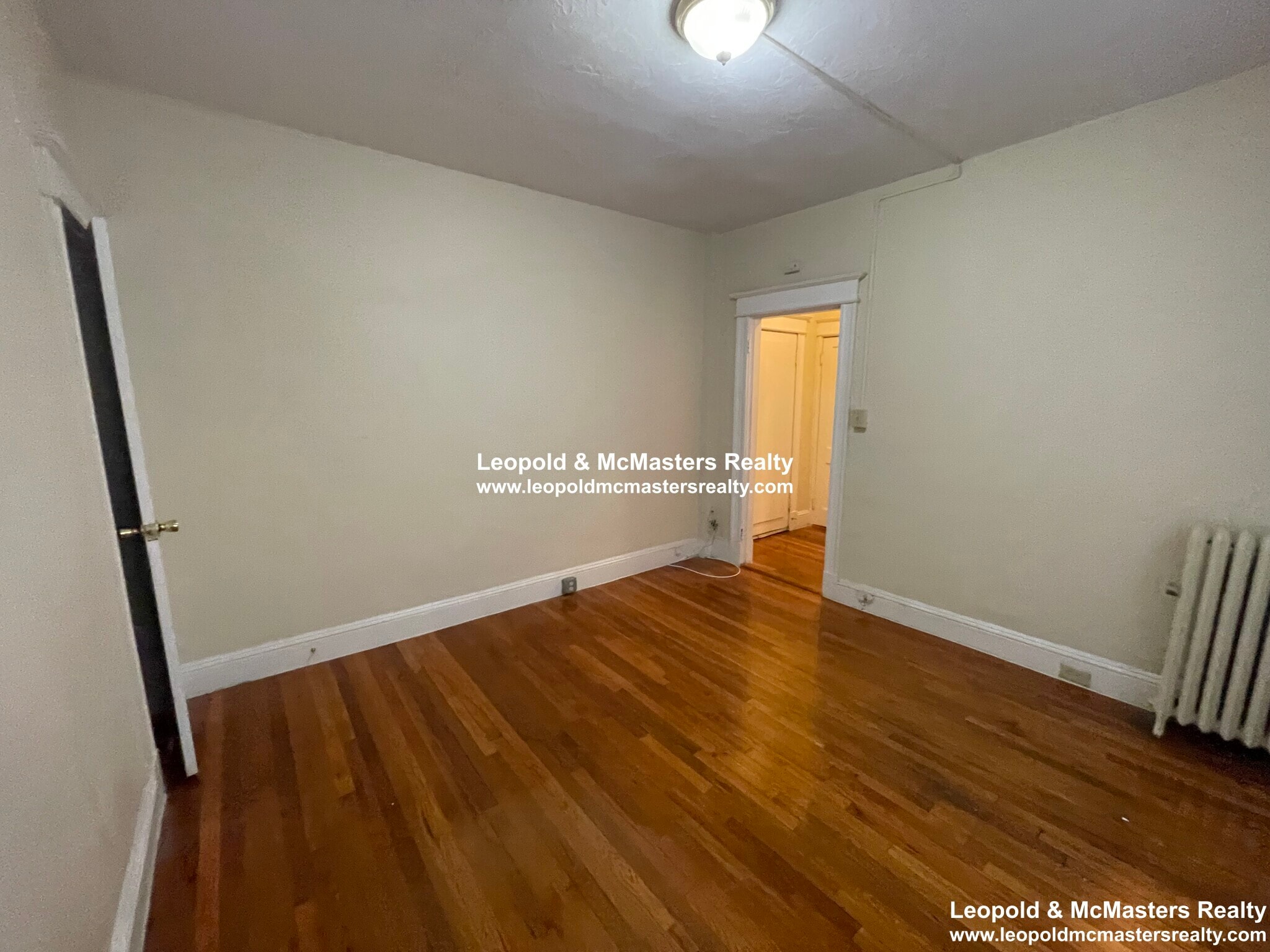 Building Photo - 68 Woodstock Ave