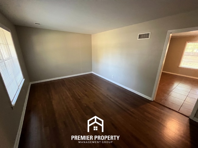 Building Photo - 5435 Whitworth Rd