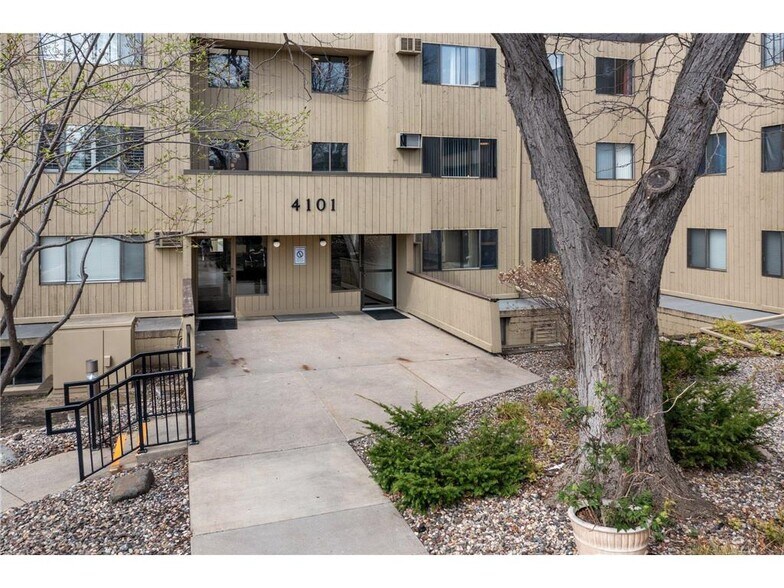 Building Photo - 4101 Parklawn Ave