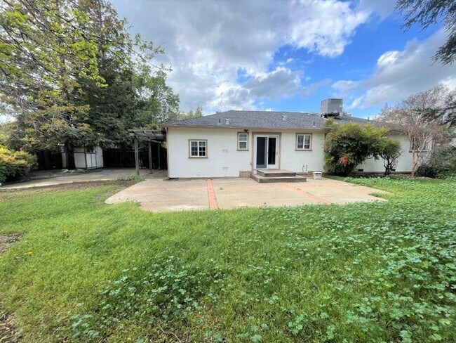 Building Photo - Concord! Beautiful fully remodeled 3 bedro...