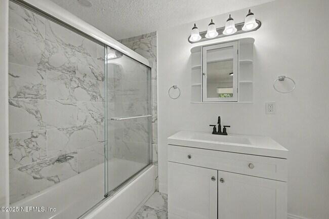 Building Photo - 1503 Broome St