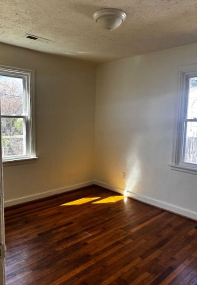 Building Photo - Price Reduced for March Move in