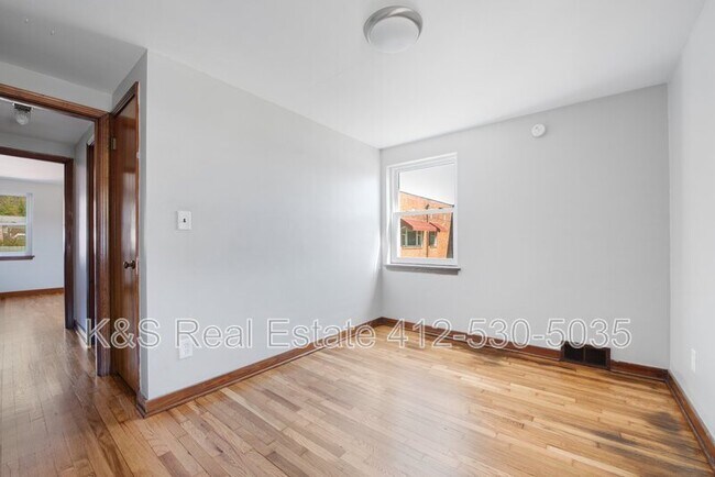 Building Photo - 1437 Lincoln Way