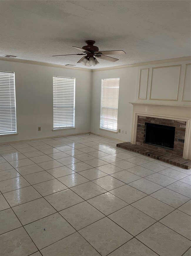 Building Photo - 7818 Clover Knoll Ct