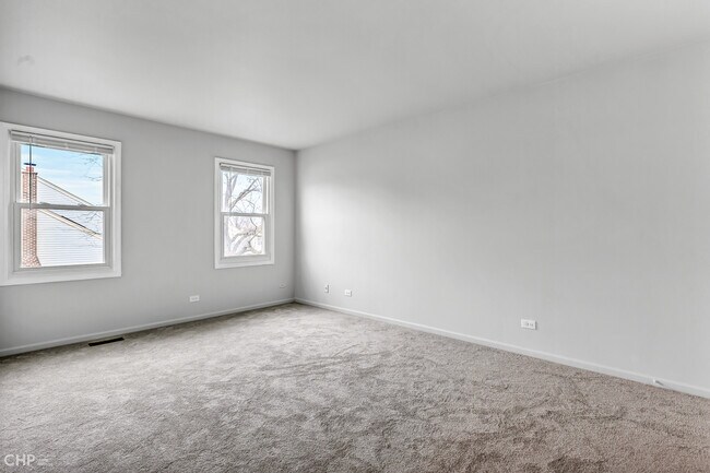 Building Photo - 2621 College Hill Cir