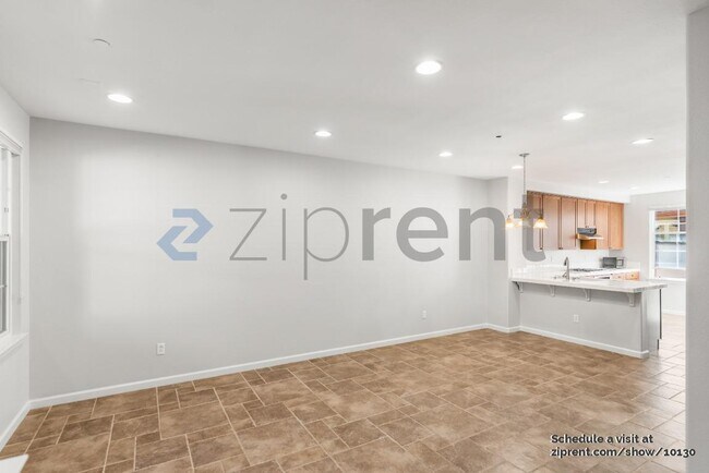 Building Photo - 482 Tristania Terrace