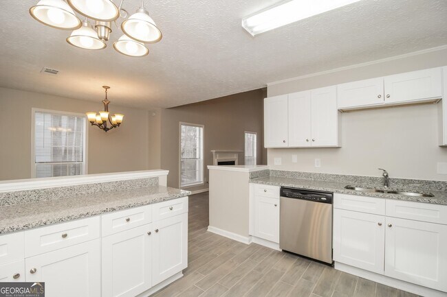 Building Photo - 3204 Rimrock Dr