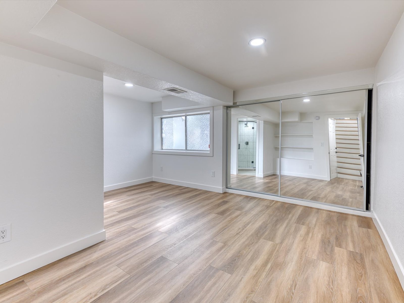 Building Photo - 3050 W 32nd Ave