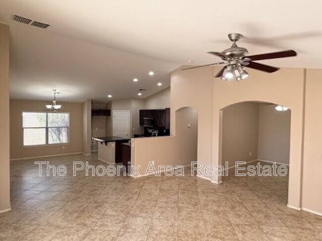 Building Photo - 3049 W Silver Creek Dr