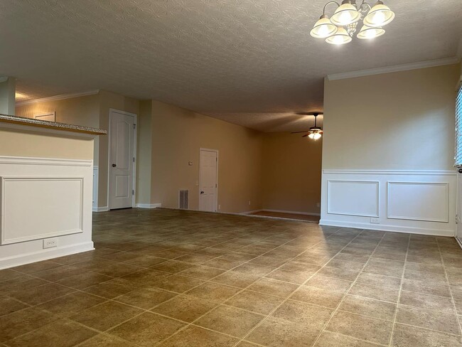Building Photo - Open House 08/09/2025  Saturday 10:30AM un...
