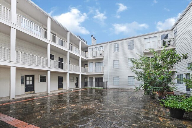 Building Photo - 2333 Bering Dr