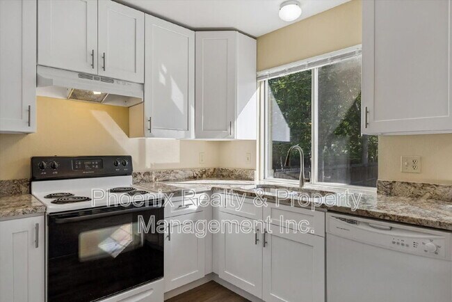 Building Photo - 214 S Tyler Ave