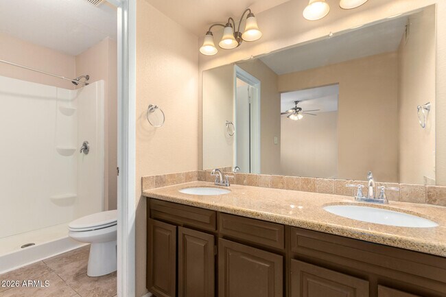 Building Photo - 1890 E Loma Vista Dr