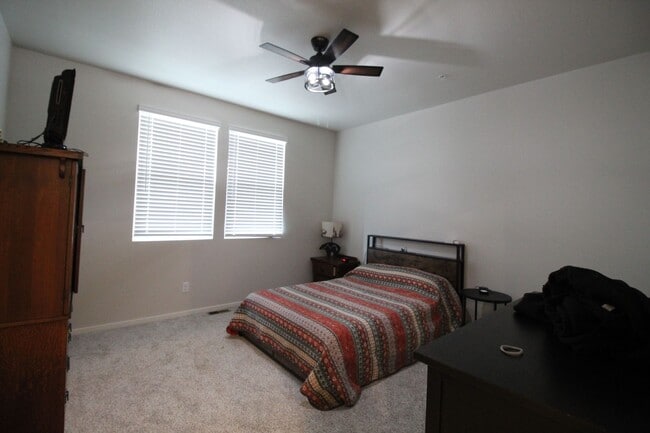 Building Photo - Great Condo in Fort Collins