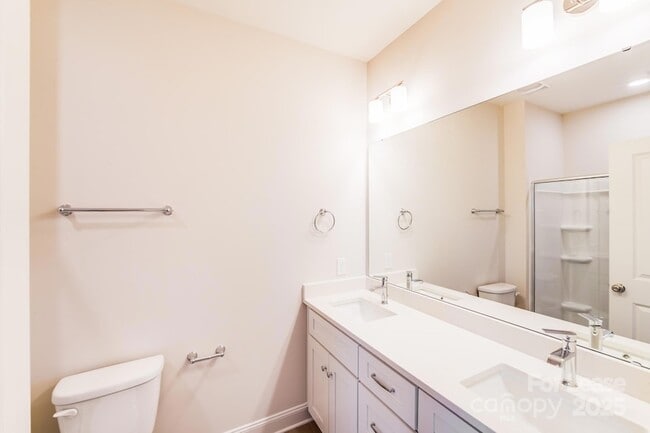 Building Photo - 645 Brookwood St