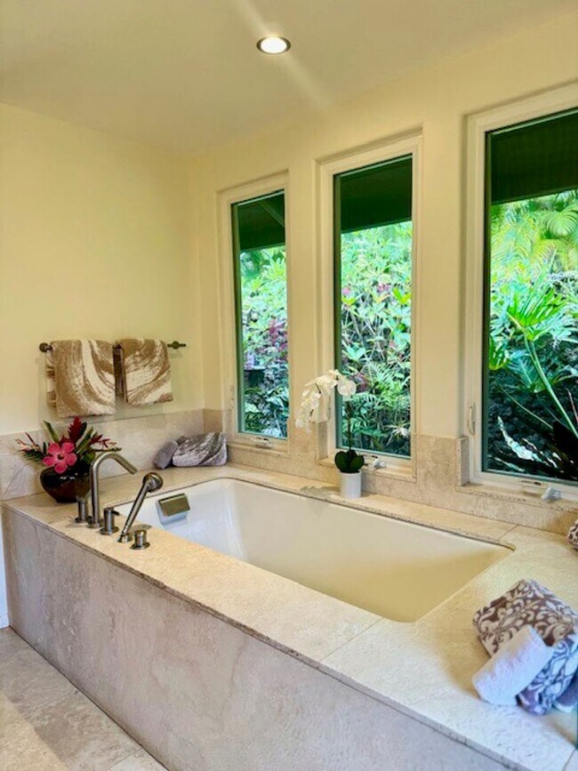 Building Photo - Luxury- Kona Hills Estates : Furnished Exquisite 3-Bedroom, 3.5 Bathroom Retreat