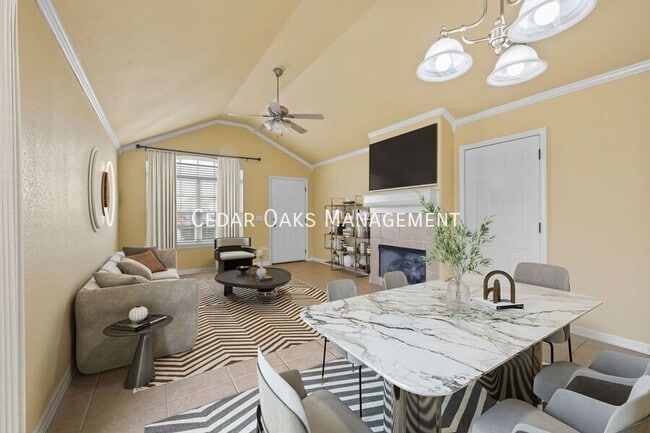 Building Photo - 1110 S C Ct