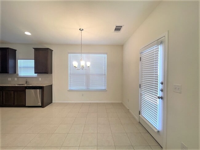 Building Photo - 153 Pine Island Ln
