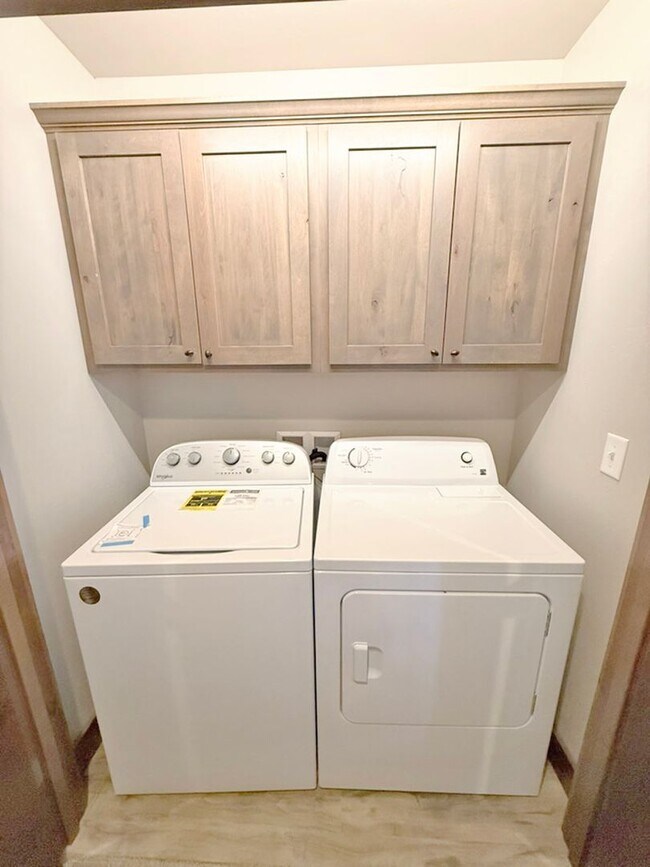 Building Photo - Luxury Condo, Center of Bozeman