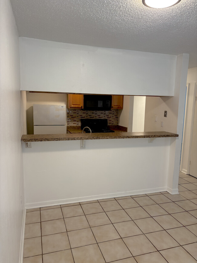 Building Photo - 1601 Live Oak St