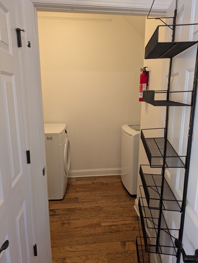 Building Photo - 6 Maxim Ct