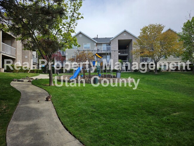 Building Photo - Orem Condo Top Floor Pet Friendly