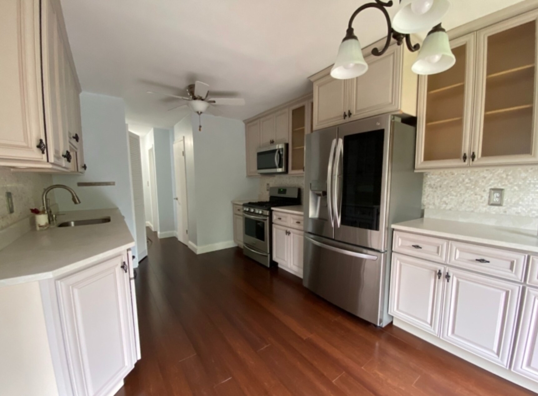 Building Photo - 2605 Hemlock Pl