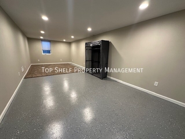 Building Photo - 4834 Seneca Ave