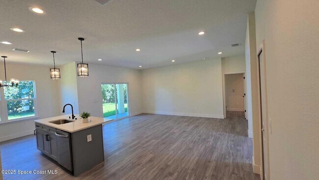 Building Photo - 2966 Pomello Ave SW