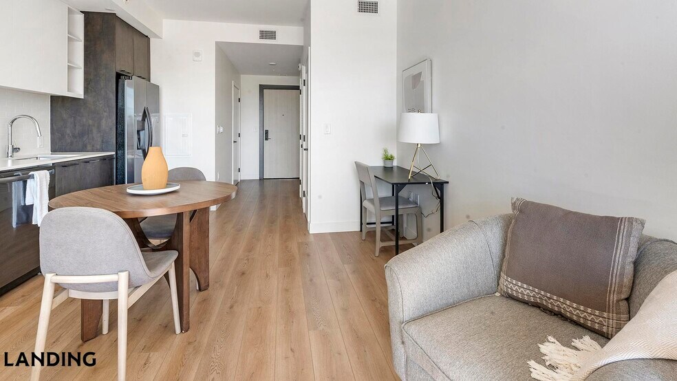 Building Photo - 632 Howard Rd SE