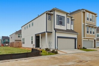 Building Photo - 11404 Irish River Dr