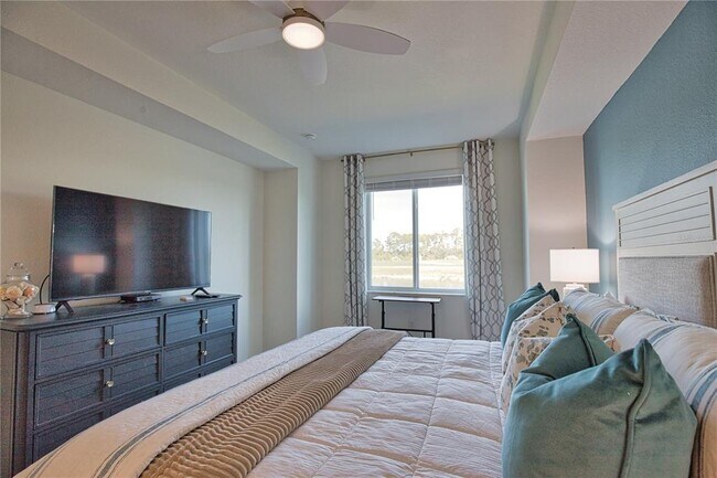 Building Photo - 12470 Wellen Golf St