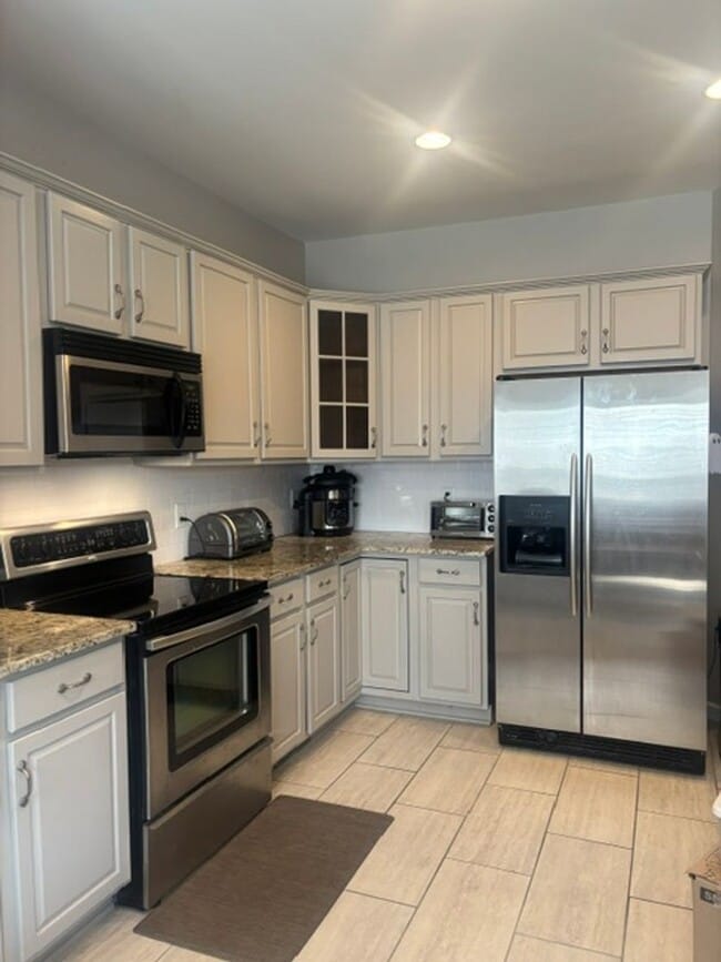 Building Photo - 109 Fieldcrest Ct