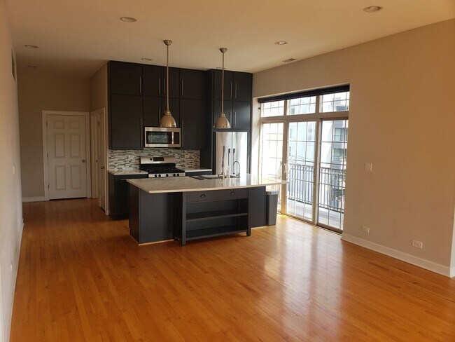 Building Photo - 6423 W Touhy Ave