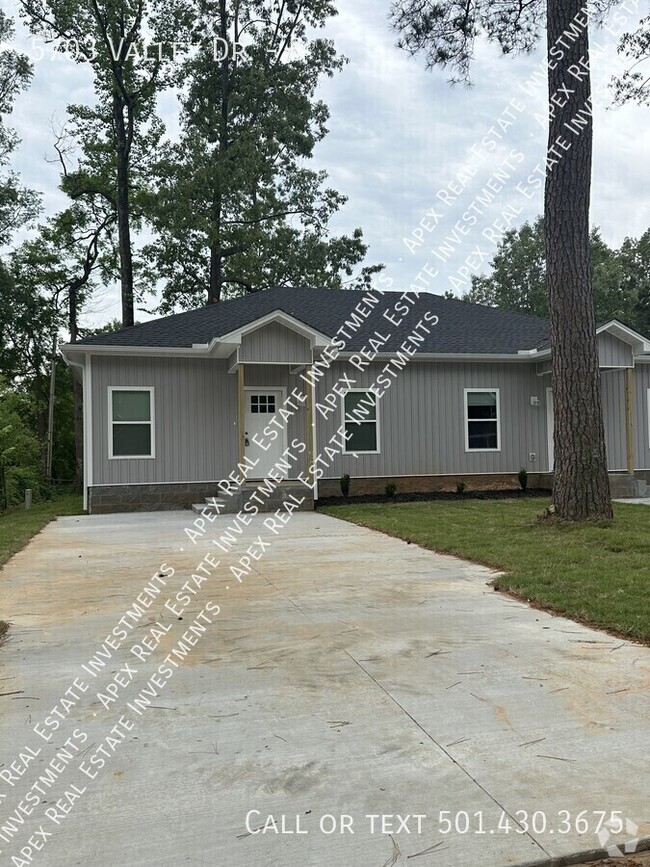 Building Photo - 5703 Valley Dr