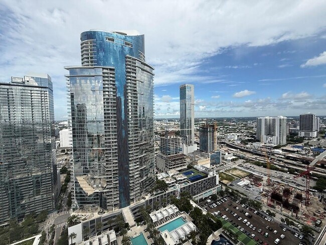 Building Photo - 888 Biscayne Blvd