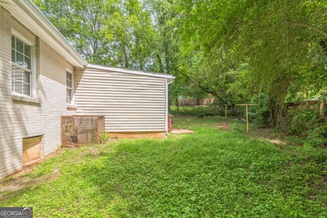 Building Photo - 16 Bromack Dr SE