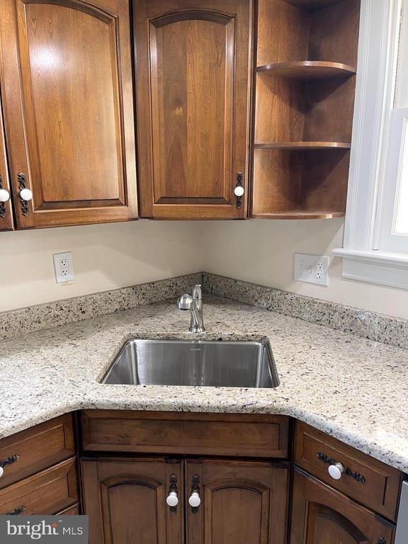 Building Photo - 27 W High St