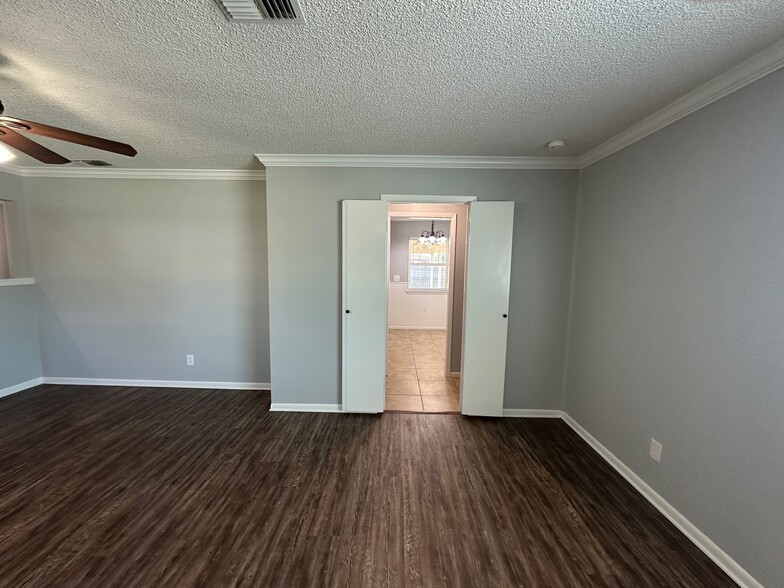 Building Photo - 2961 Moffett Ave