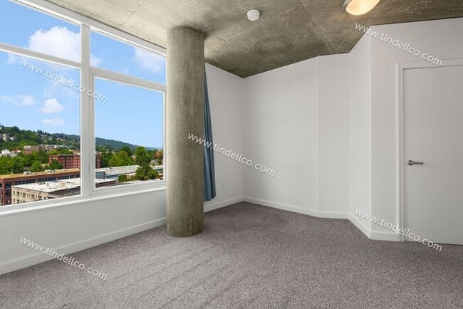 Building Photo - The Civic | 11th Floor 2BD/2BA with Stunning Portland Views, Free Parking and Free Utilities!