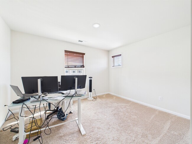 Building Photo - 5049 Markfield Ln