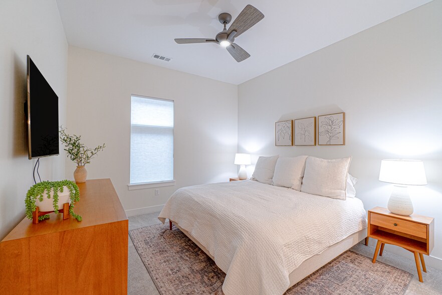 Building Photo - 2876 W 53rd Ave