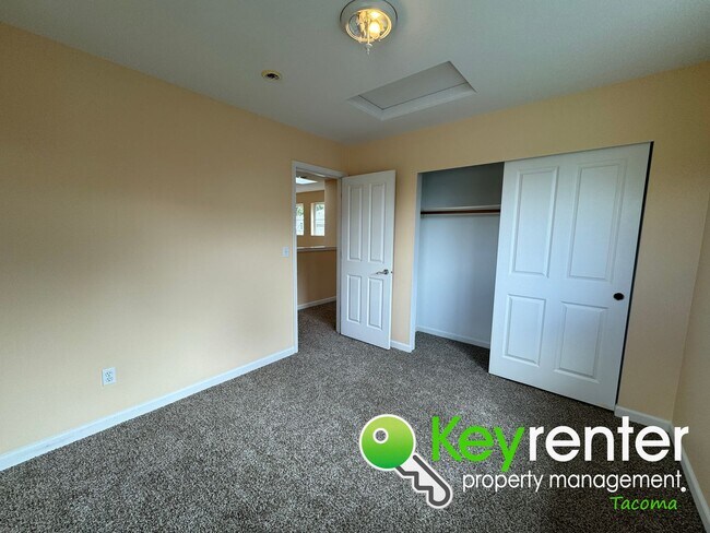Building Photo - Dream Home on North Shore Golf Course in T...