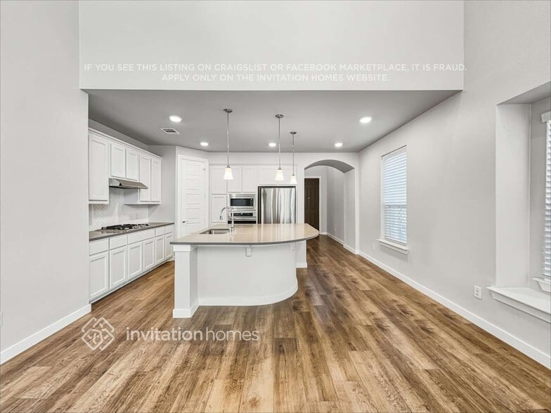 Building Photo - 2533 Stella Ln