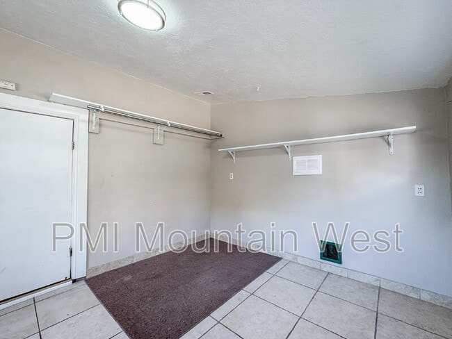 Building Photo - 3515 S 2300 E