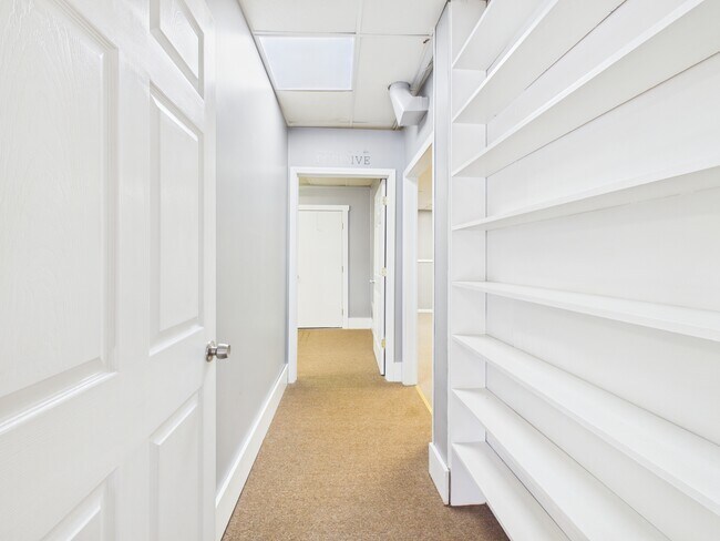 Building Photo - 248 Main St