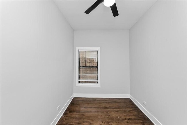 Building Photo - 3 bedroom in Chicago IL 60618